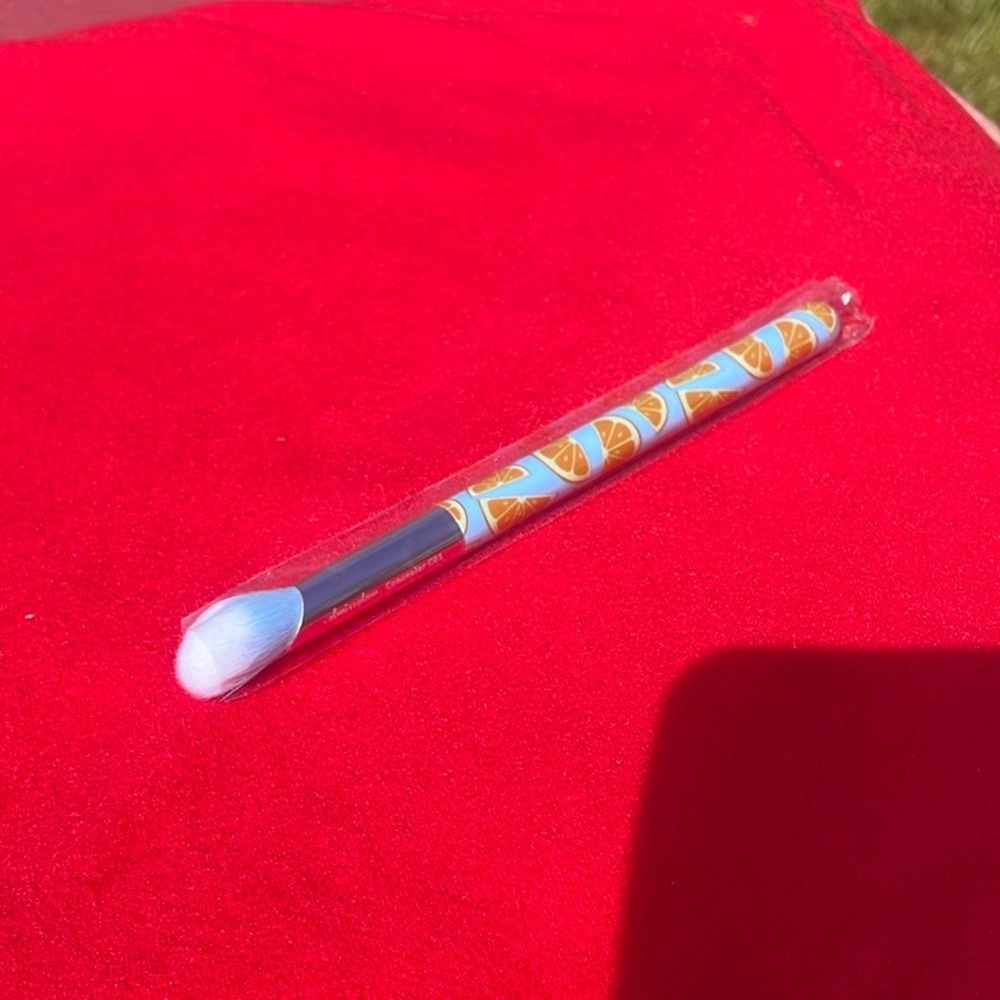 SLMissGlam Orange/Blue Bling Concealer Fluffy
